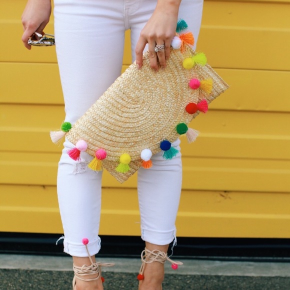 BEST SELLER! Straw pompom clutch!! - Picture 3 of 5